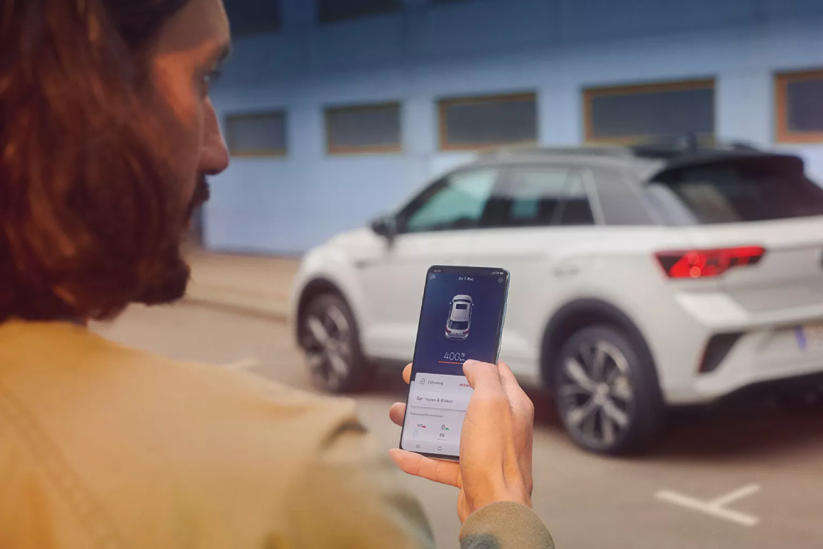 t-roc-connectivity-with-phone